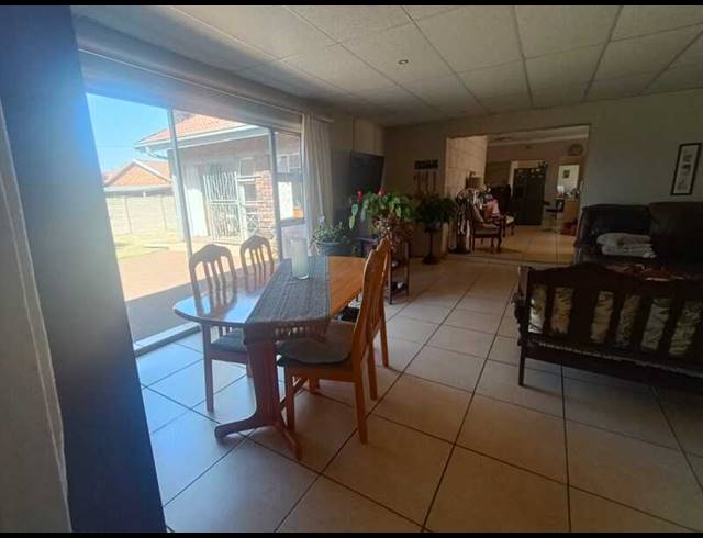 3 BEDROOM HOUSE FOR SALE IN BONANNE